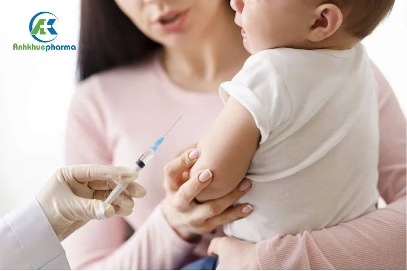 Nên tiêm phòng vaccine viêm gan B càng sớm càng tốt để hạn chế lây nhiễm bệnh