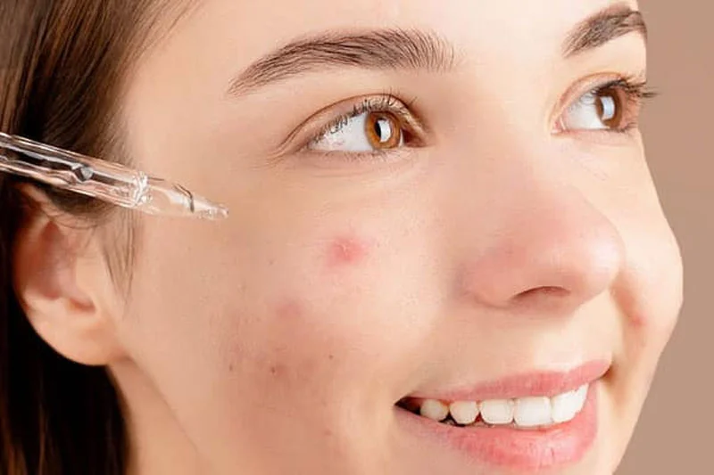 Vitamin B5 giúp làn da được trẻ hóa, giải quyết các vấn đề về da như: khô, ngứa, mụn và ửng đỏ