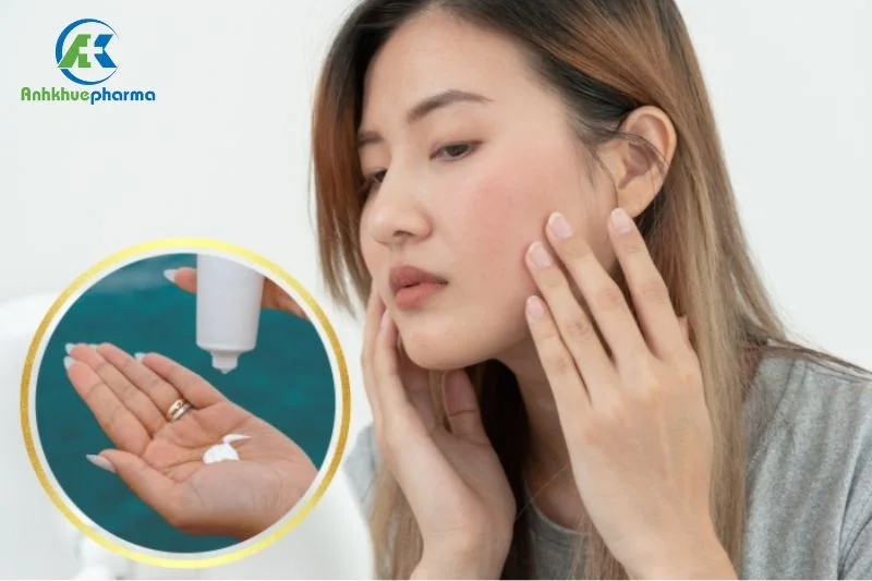 Nên lựa chọn kem chống nắng thẩm thấu nhanh, không gây bết dính khó chịu