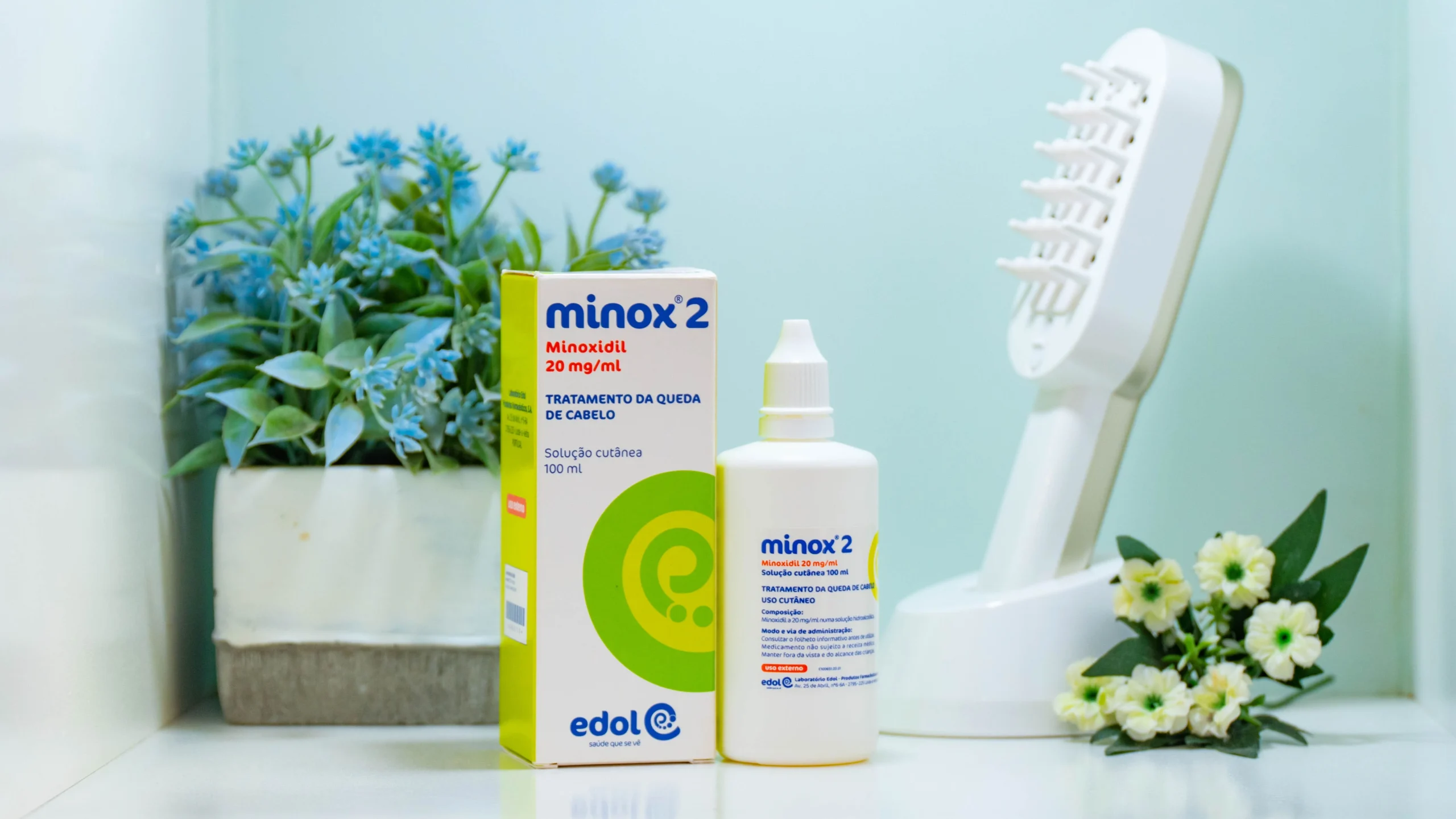 Dung dịch hỗ trợ mọc tóc Minoxidil 2% cho nữ còn có khả năng dưỡng tóc chắc khỏe, ngăn ngừa gãy rụng