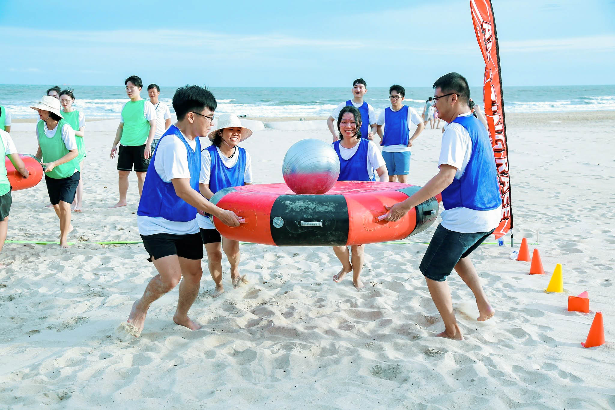 Recap chuyến Team Building 2026 của Anh Khuê Pharma: Gắn kết đồng đội – Lan tỏa năng lượng Recap chuyến Team Building 2026 của Anh Khuê Pharma: Gắn kết đồng đội – Lan tỏa năng lượng anh khue pharma 5
